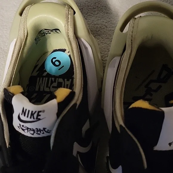 Nike Black and White Acronym Patterned Sneakers - Picture 3 of 6